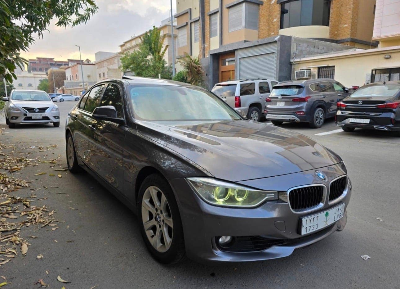 320i